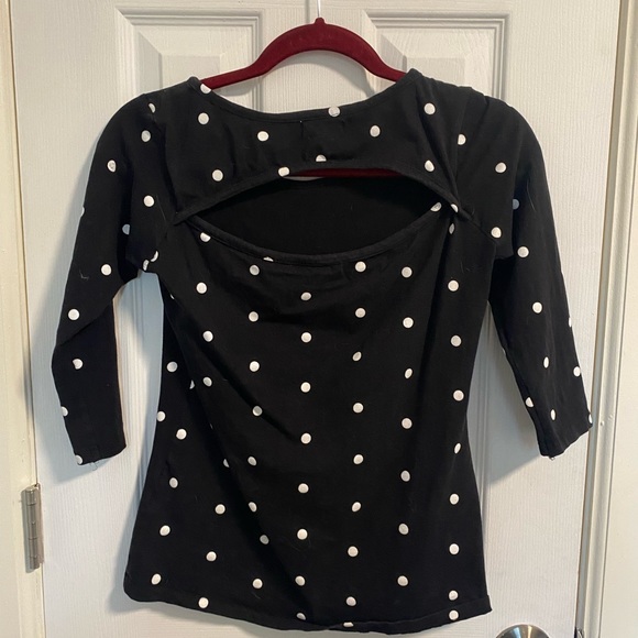 🖤3/$30 Polka Dot Cutout Shirt - Picture 2 of 2